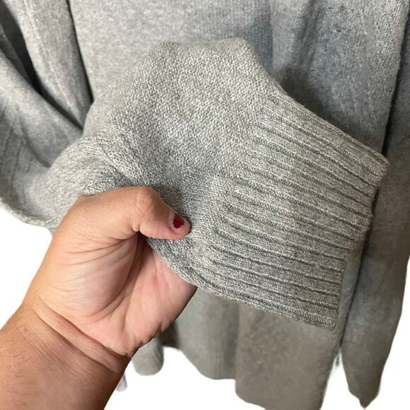 Chloe + Jasmine Gray Cardigan size medium - Picture 2 of 6